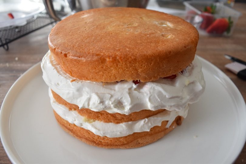 Naked cake aux fraises recette de gâteau festif