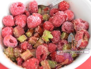 Gateau Crumble Rhubarbe Framboises Dessert Aux Fruits