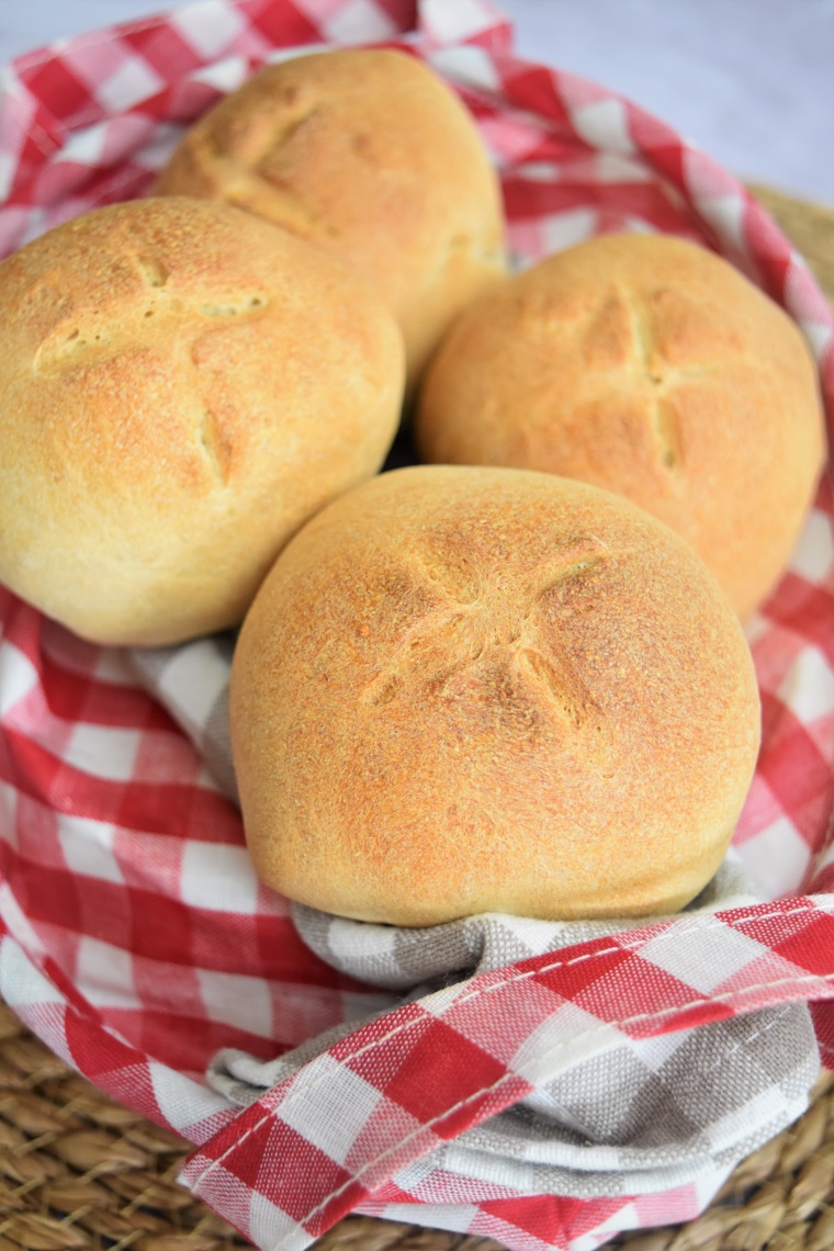 Petits Pains Moelleux - Recette Facile De Pain Frais Maison