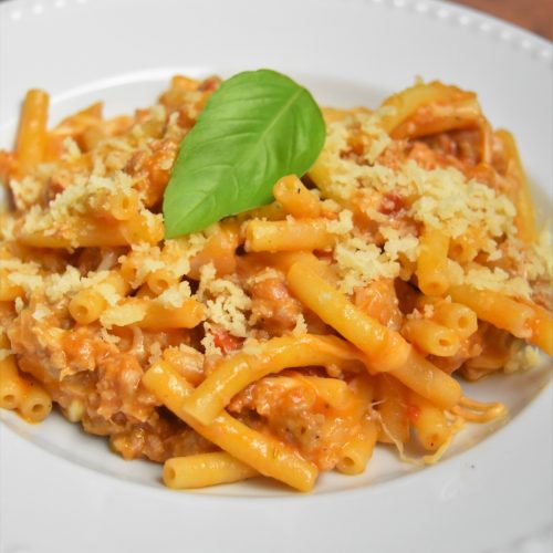 Macaroni au ragoût à la tomate et mozzarella - Cyril Lignac
