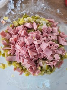 Ajouter les tranches de jambon coupées en dés