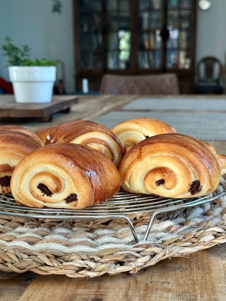 Petits pains au chocolat briochés (chocolatine) · Aux délices du palais