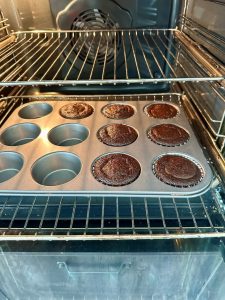 Cuisson des cupcakes Oreo