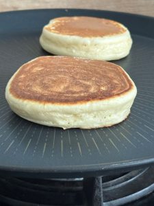 Cuisson des fluffy pancakes à la poêle