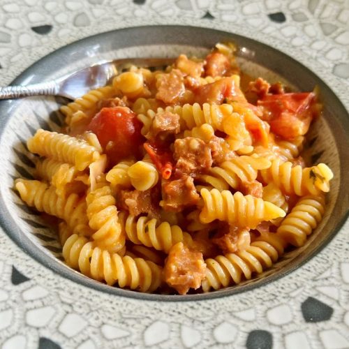 Pâtes aux tomates fraîches, courgette et chorizo