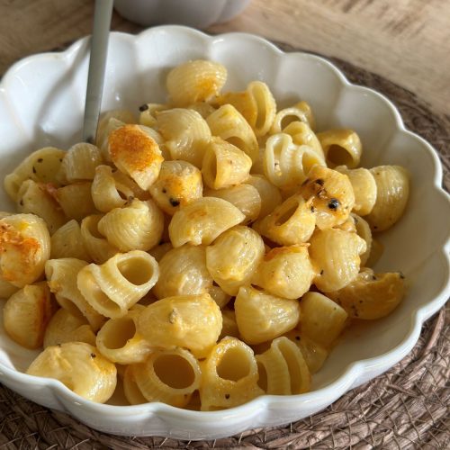 Pâtes grillées à la poêle, au fromage et à la crème