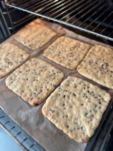 Cuisson des maxi cookies de la mie câline à la maison