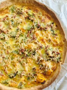 Quiche poitron, poireaux et lardons