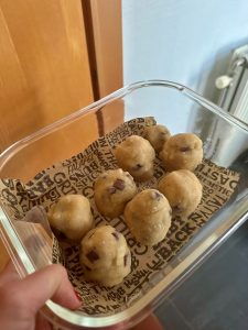 Grosses boules de pâte à cookies