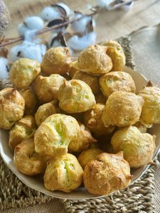 Gougères au comté et beurre d'escargot