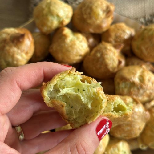 Gougères pour l'apéritif de Noël, au beurre d'escargot et comté