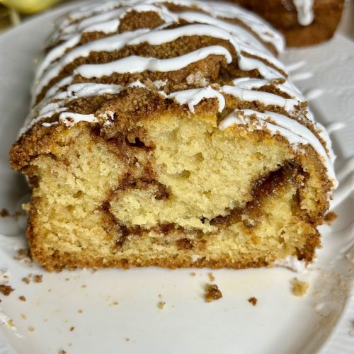 Gâteau au yaourt à la cannelle, avec un tourbillon