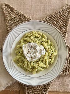 Pâtes, crème de courgetet maison et coeur de burrata