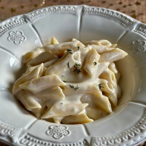 Pâtes à la sauce au fromage à raclette