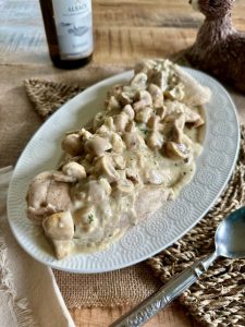 Poulet, sauce au riesling et champignons