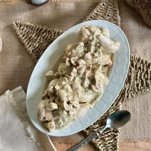 Poulet sauce crémeuse au vin blanc d'alsace et champignons